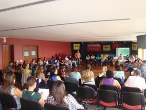 1-em-encontro-no-rio-crepop-debate-praticas-dos-psicologos-no-suas01-300x225.jpg